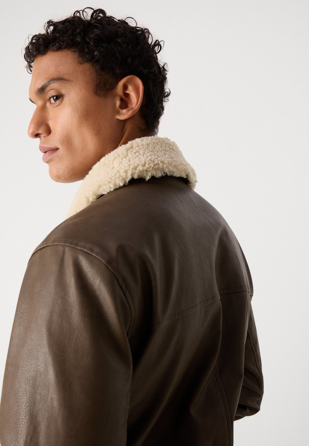 JACKET Media 7