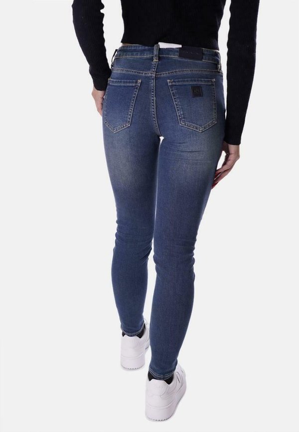 Armani Exchange