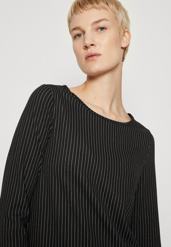 Vero Moda Tall VMMONI 7/8 SHORT DRESS