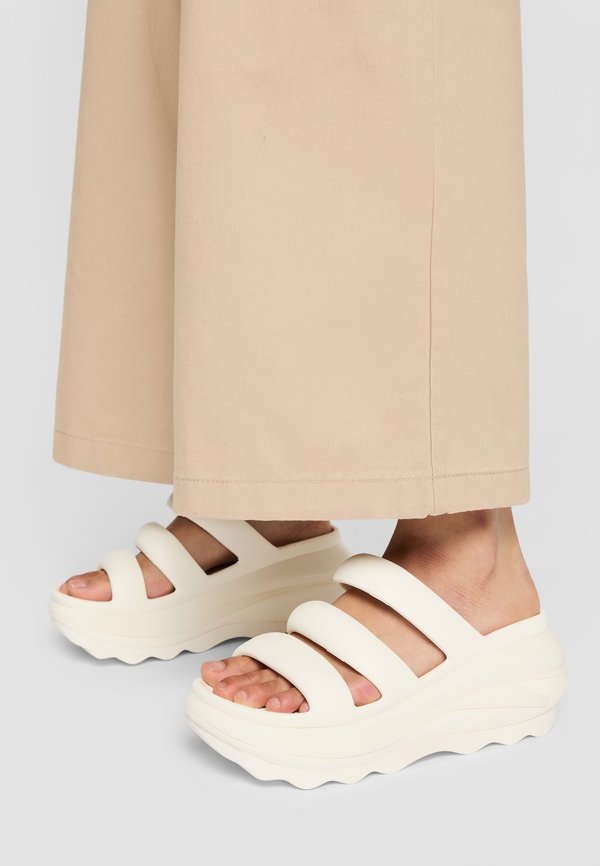 Crocs MEGA CRUSH