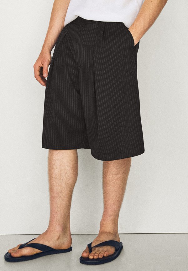 Bershka WIDE LEG- BERMUDA SHORTS - Shorts - black