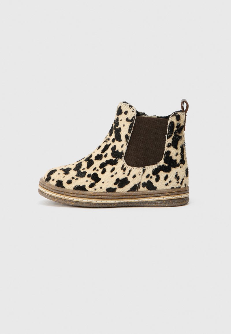Chelsea-Stiefel mit Leopardenmuster aus einem weichen, strukturierten Stoff, elastischen Seitenpanelen und einer robusten Gummisohle mit einem dezenten geschichteten Design.
