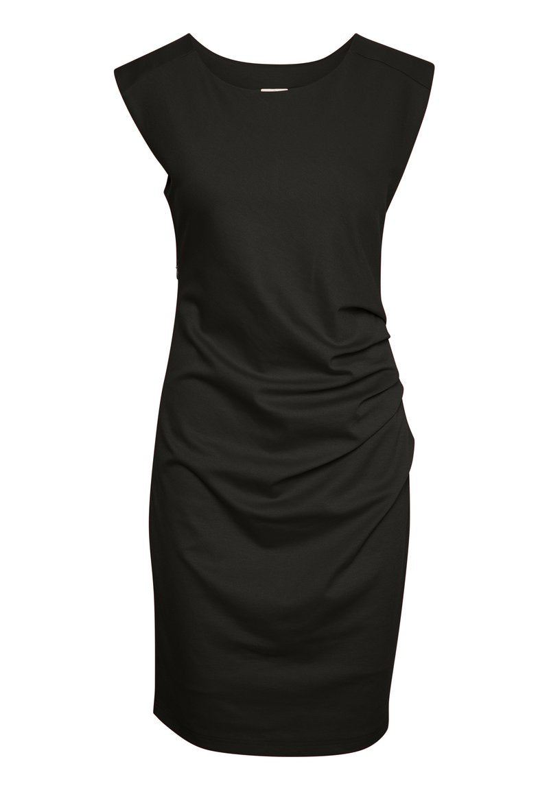 Schwarzes ärmelloses knielanges Kleid mit Raffung auf der rechten Seite und Rundhalsausschnitt.