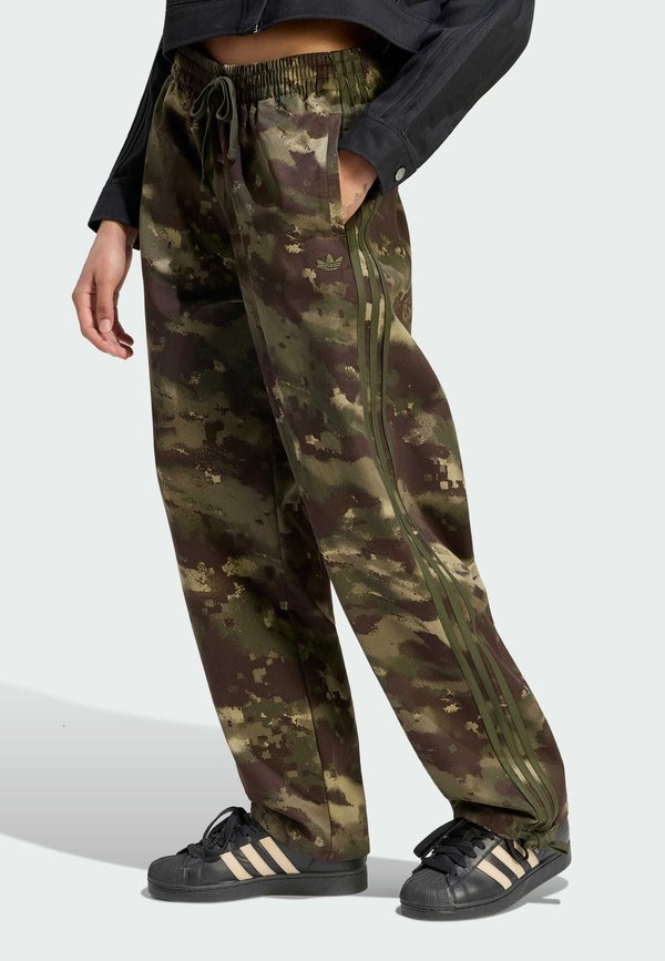 adidas Originals ADIDAS ORIGINALS CARGO PANT OVERSIZED - Trousers - multicolor   night cargo