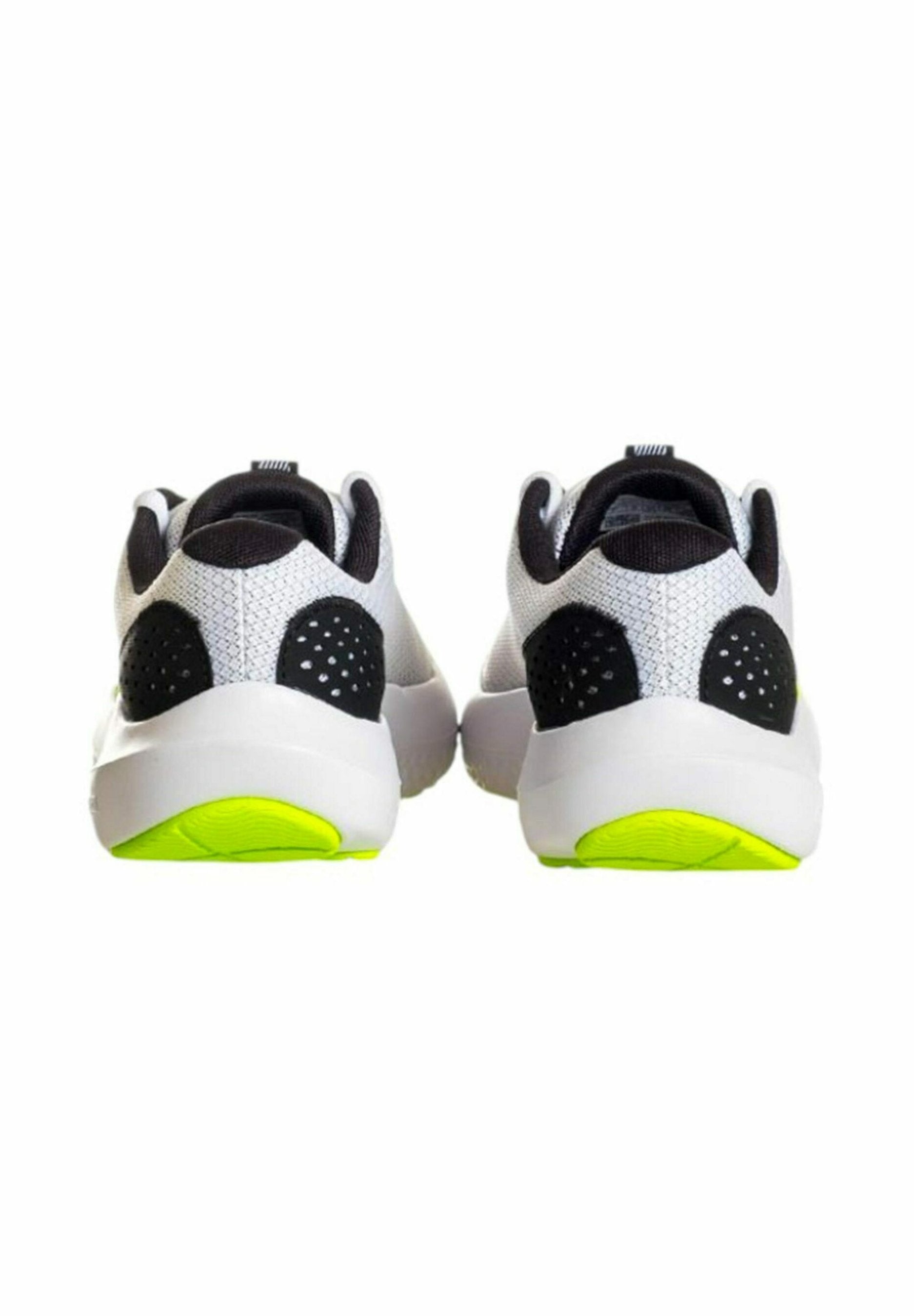Under Armour CHARGED SURGE 4