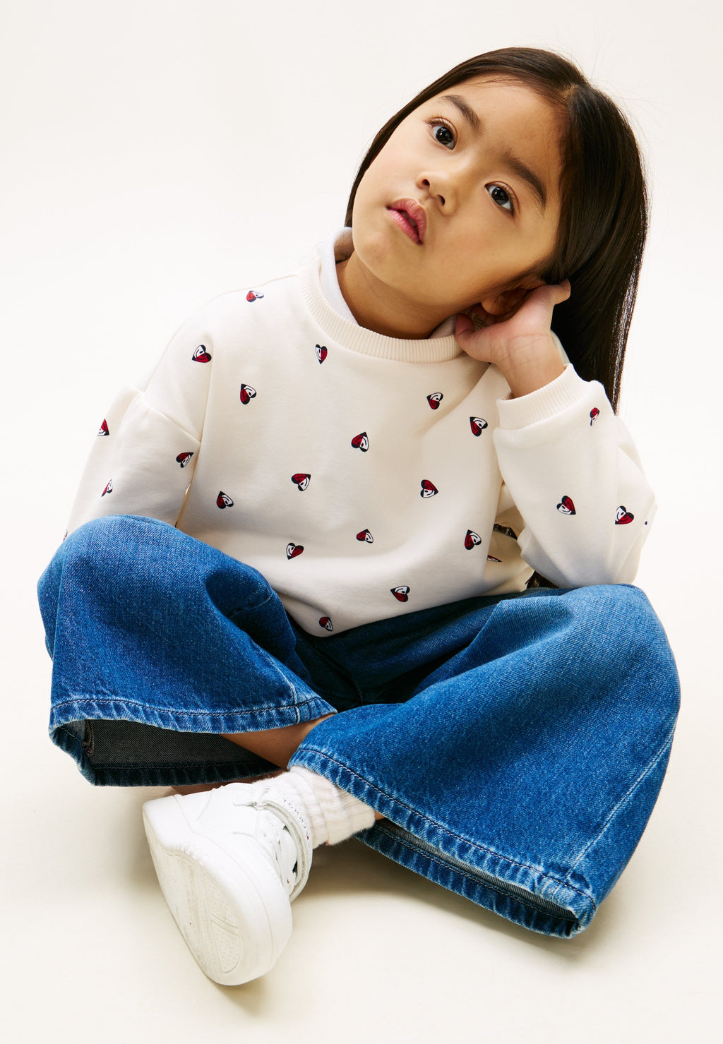 SMILEY HEART FLAG RELAXED SWEATSHIRT Media 5