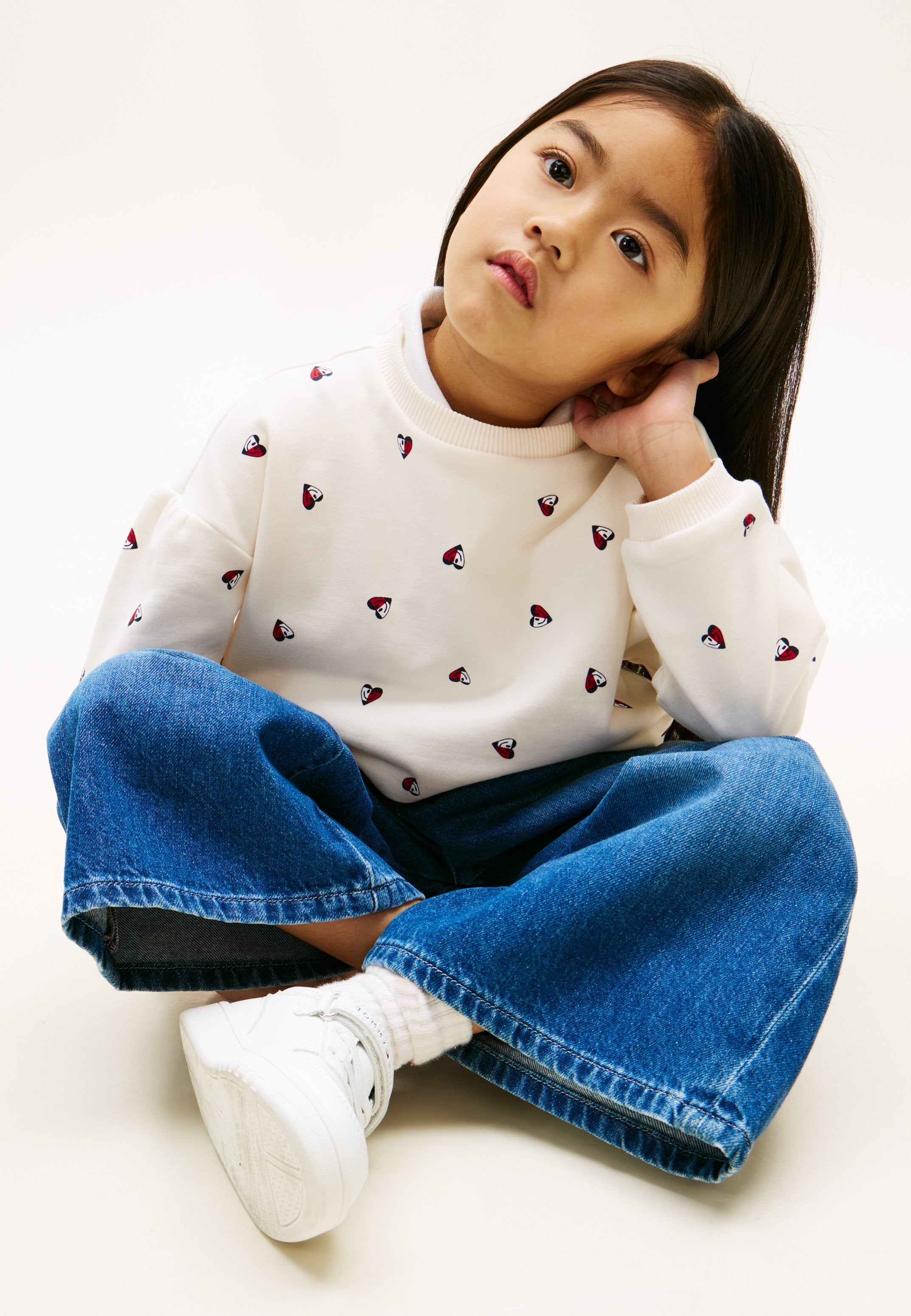 SMILEY HEART FLAG RELAXED SWEATSHIRT Media 5