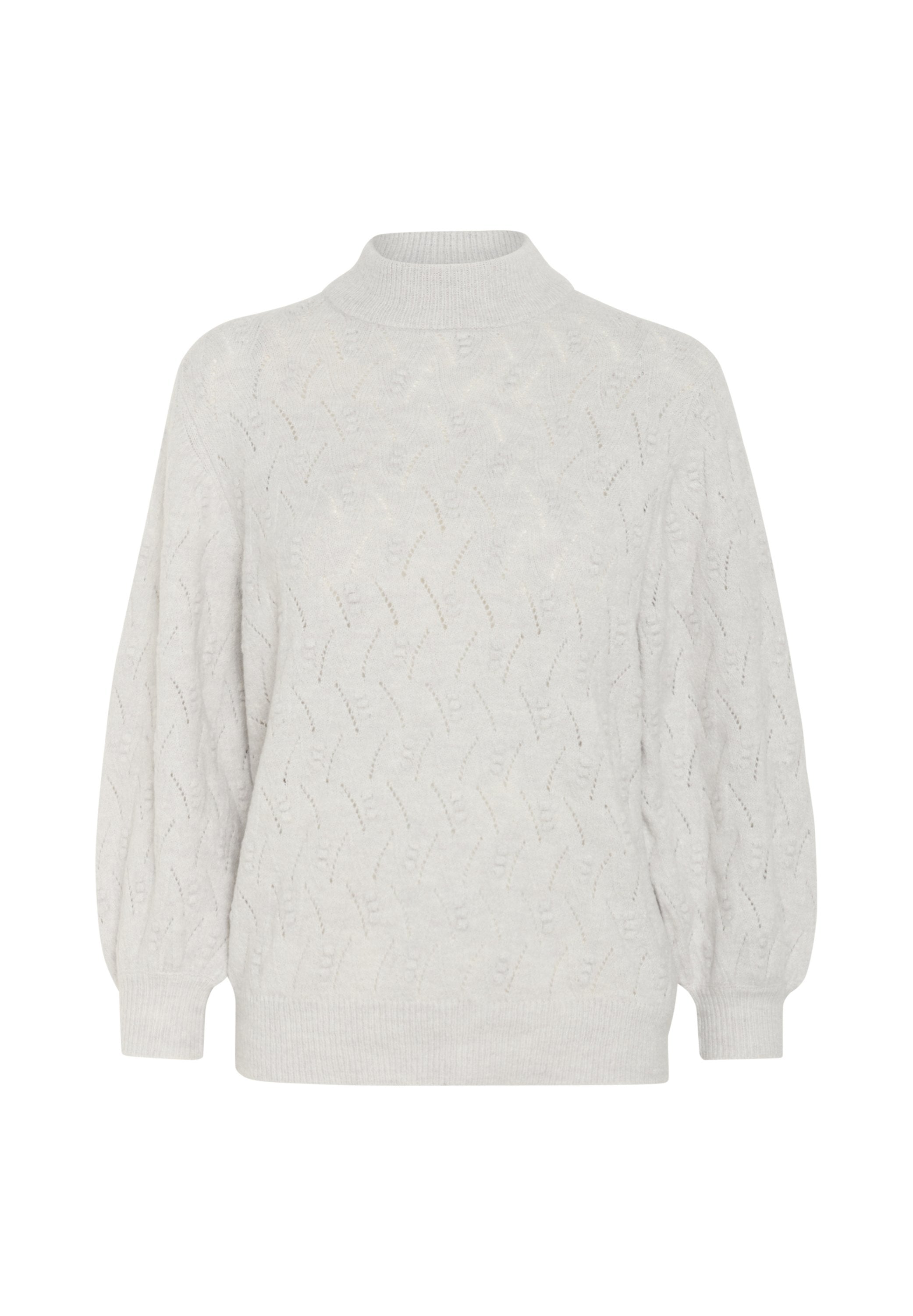 Helles graues Strickpullover mit hohem Kragen, kompliziertem Wellenmuster und Ballonärmeln. Weiche Textur mit gerippten Bündchen und Saum.