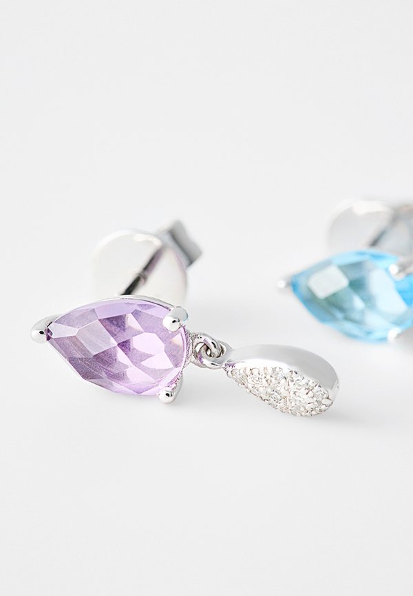 Le Diamantaire ÉLISE 0.06 CT DIAMOND