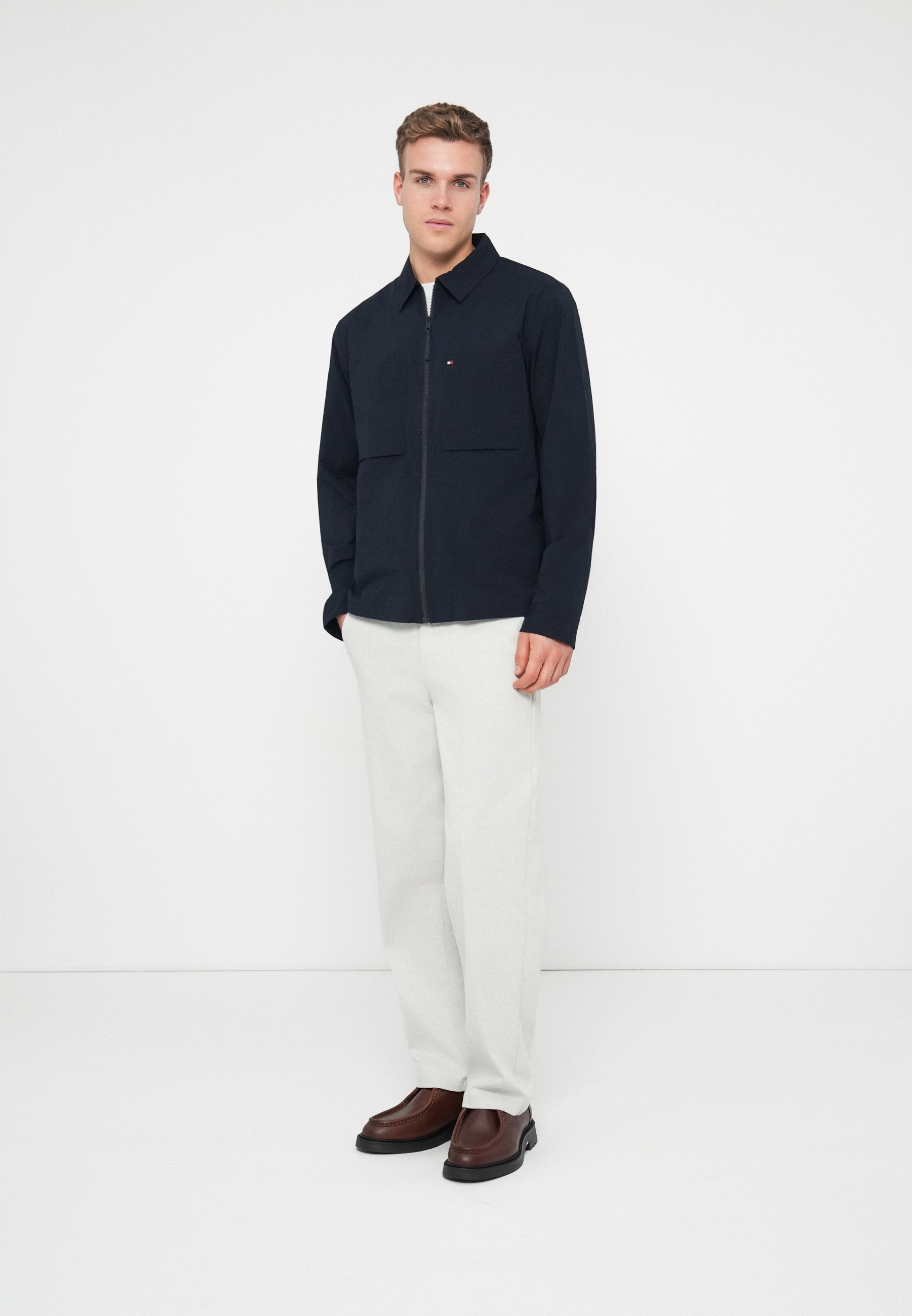 TECH OVERSHIRT Media 2