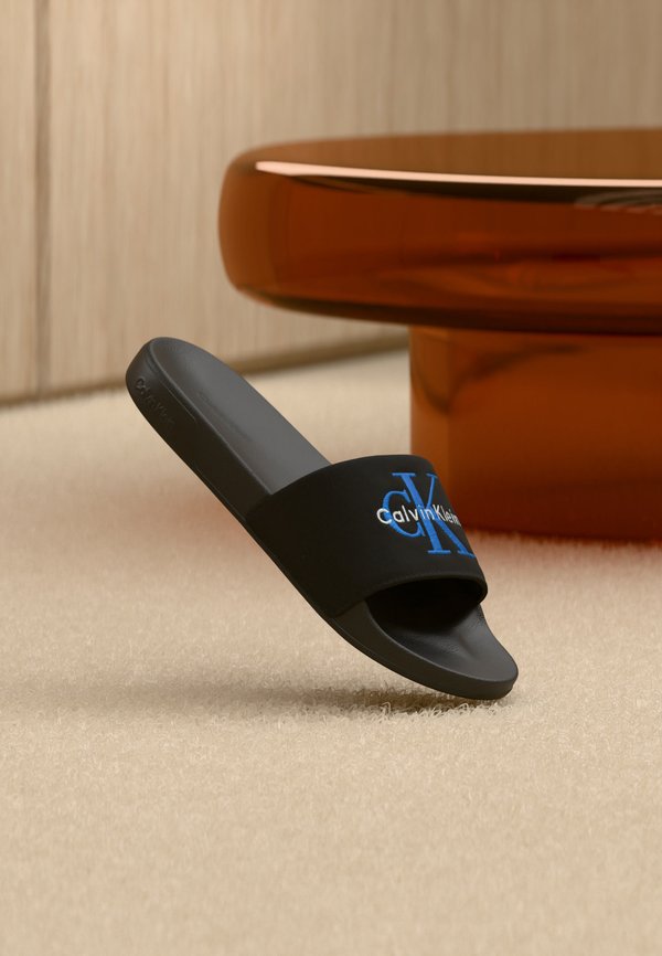 Calvin Klein ESS SLIDE CV