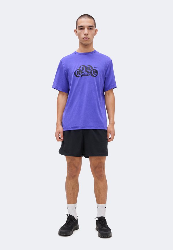 Nike Performance HYVERSE