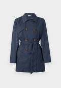 Marineblauer doppellappiger Trenchcoat mit braunen Knöpfen, Taillengürtel und langen Ärmeln.