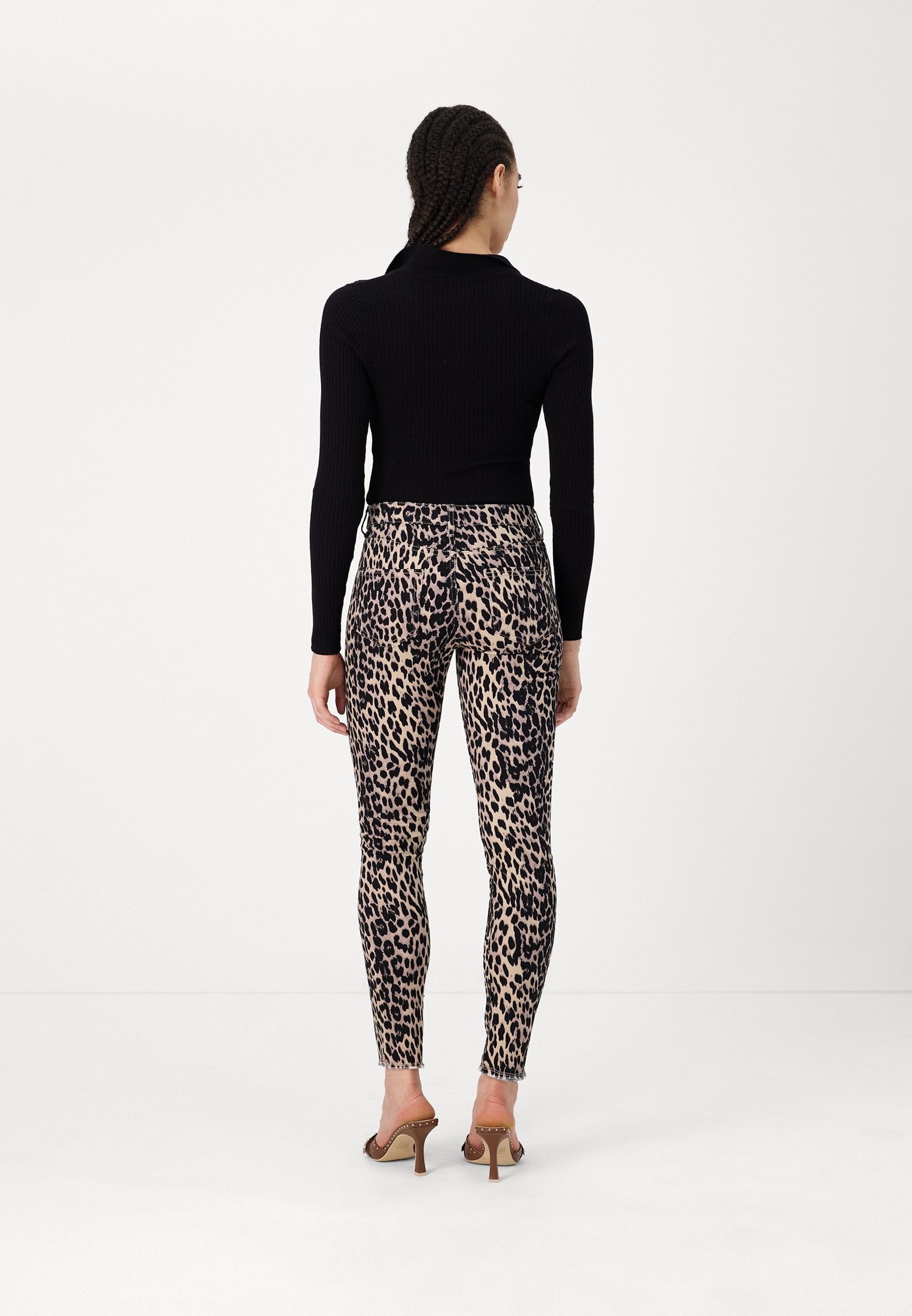 ONLBLUSH SKINNY PANT Media 4