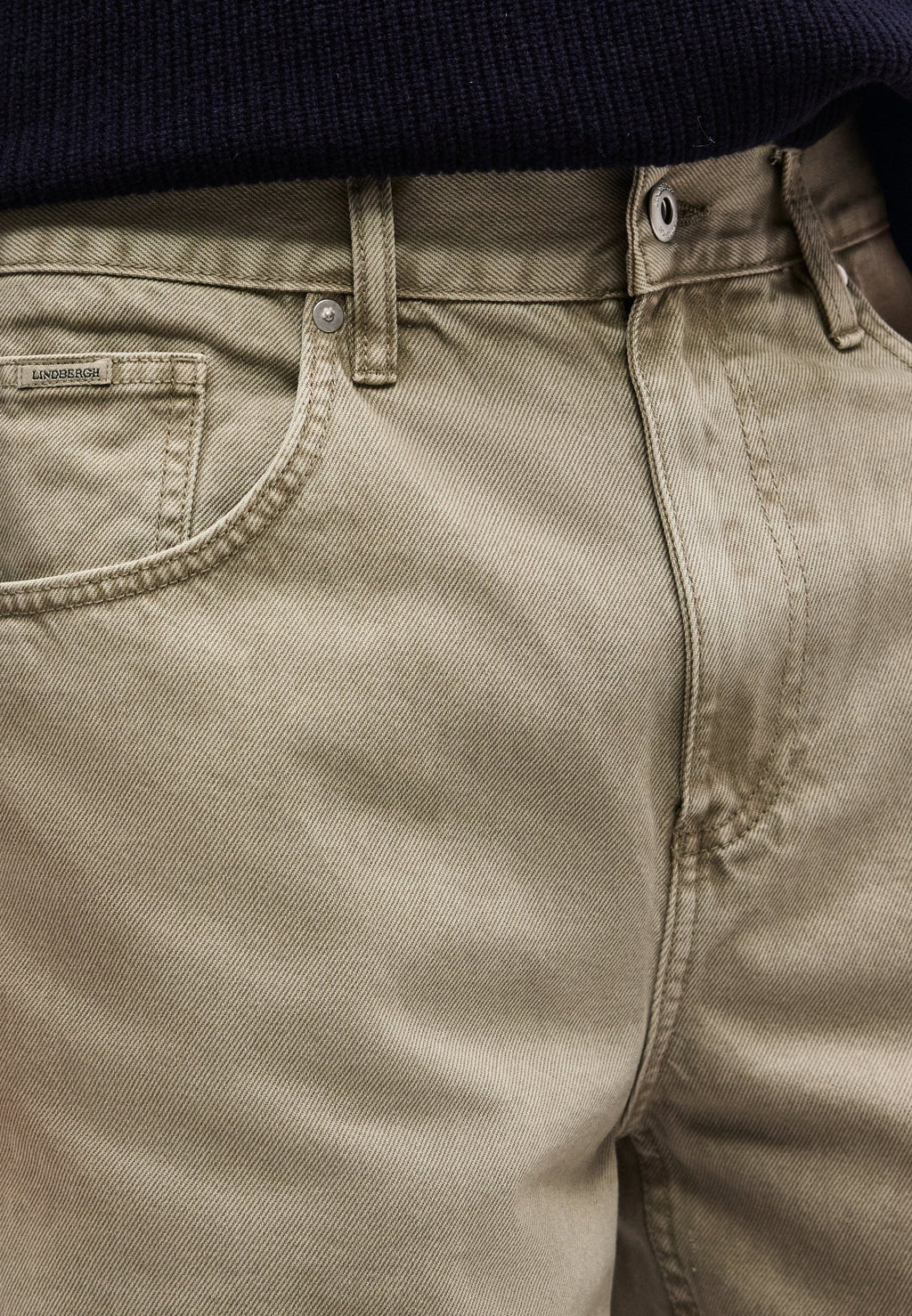 EXTRA LOOSE FIT Media 7