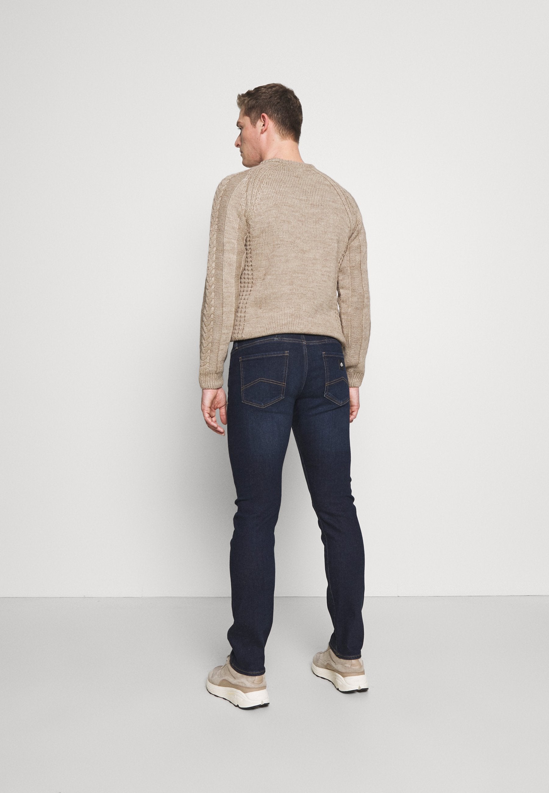 5 POCKETS PANT Media 4