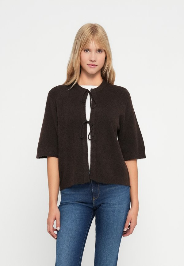 ONLY ONLSIMONI 2/4 BOW CARDIGAN KNT NOOS - Cardigan - coffee beandetail