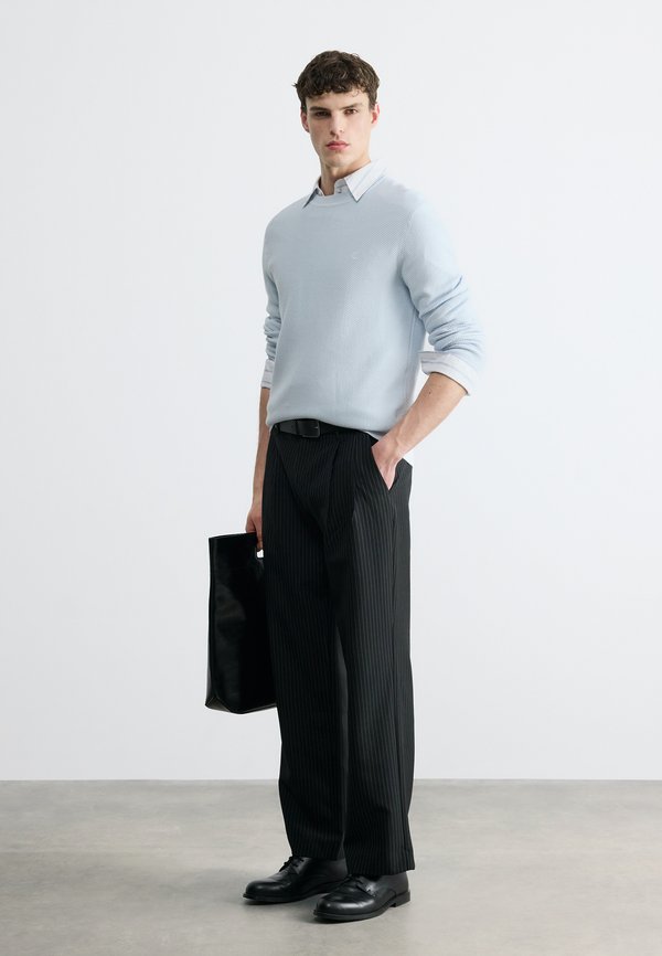 Calvin Klein TEXTURED SWEATER
