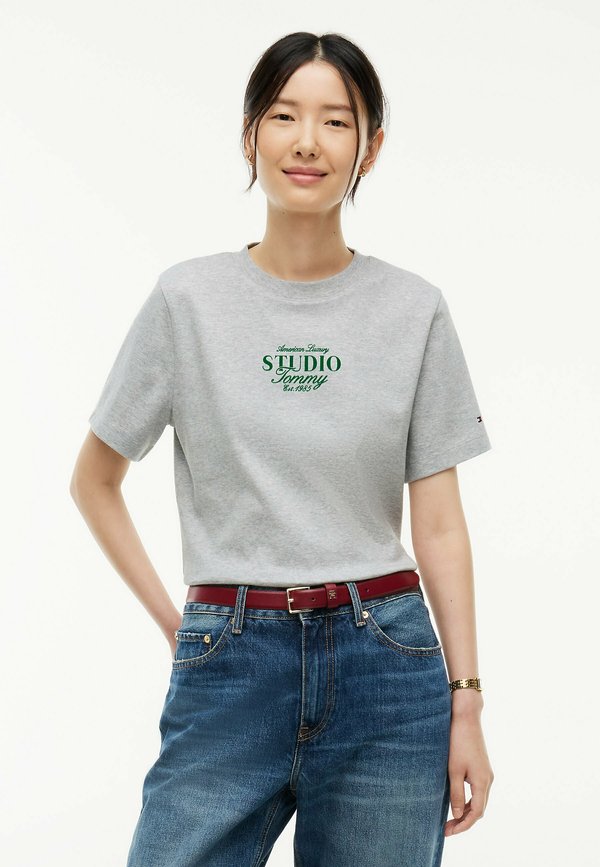 Tommy Hilfiger TOMMY HILFIGER LOGO INTERLOCK KNIT CREW NECK T-SHIRT - Print T-shirt - light grey htr
