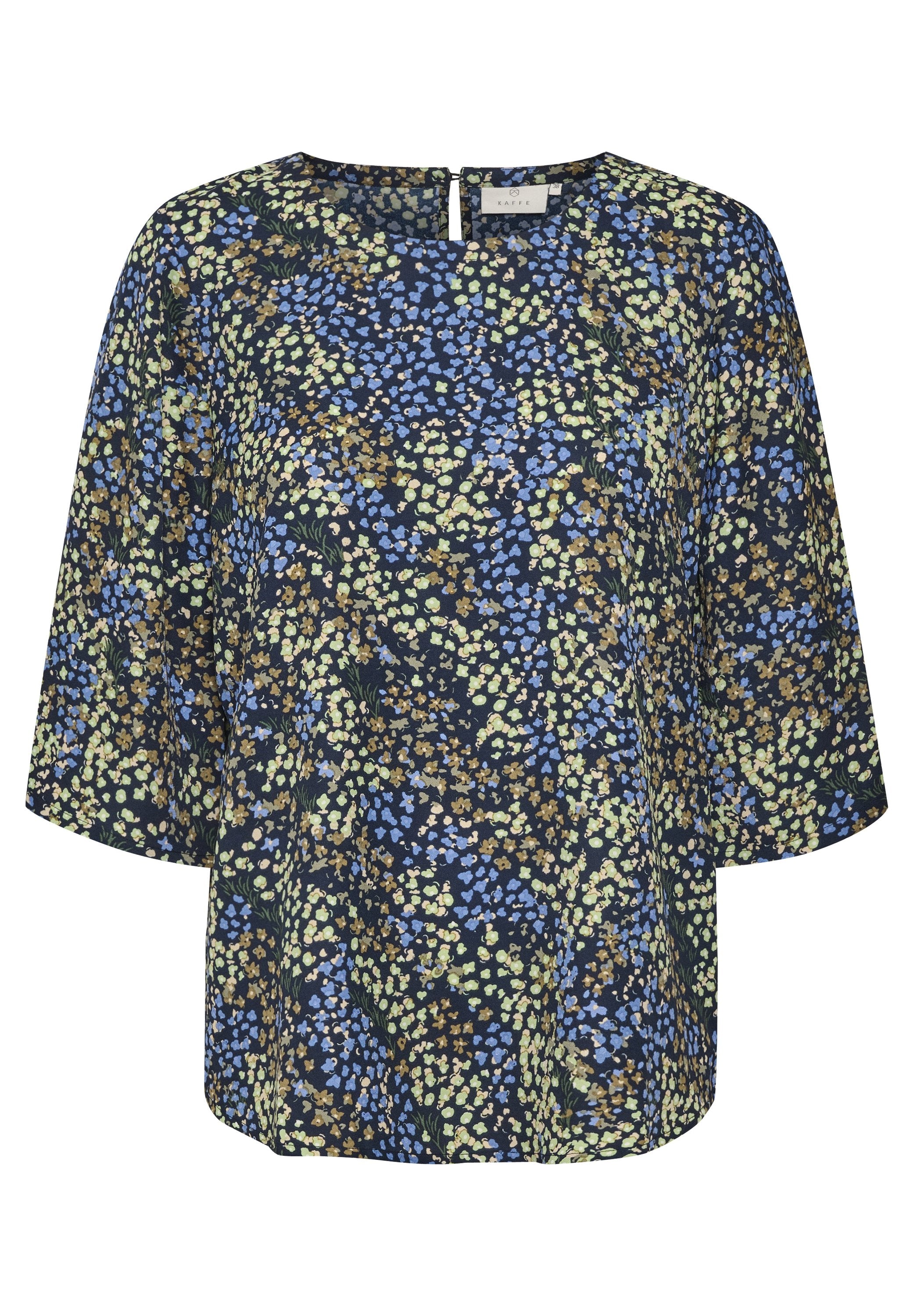 Blumenbluse in Marineblau, mit Blumenmustern in Blau, Grün und Braun. Rundhalsausschnitt mit einem Schlitz im Rücken und weiten Ärmeln.