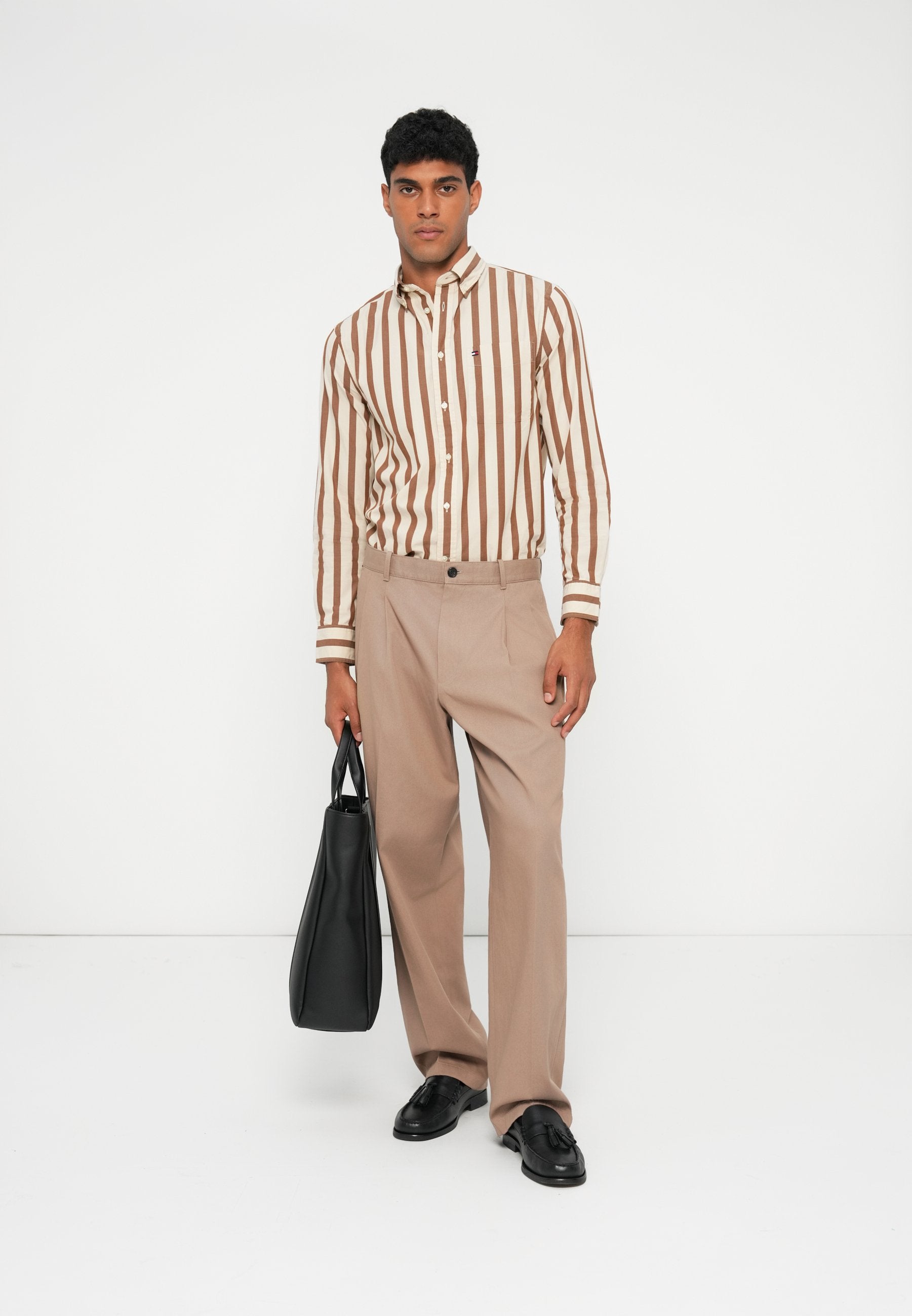 PLEATED TWILL WIDE LEG TROUSERS Media 2