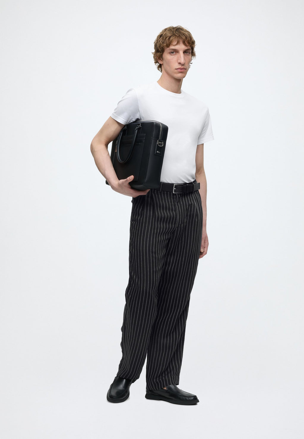 LINEN BLEND RELAXED TROUSERS Media 2