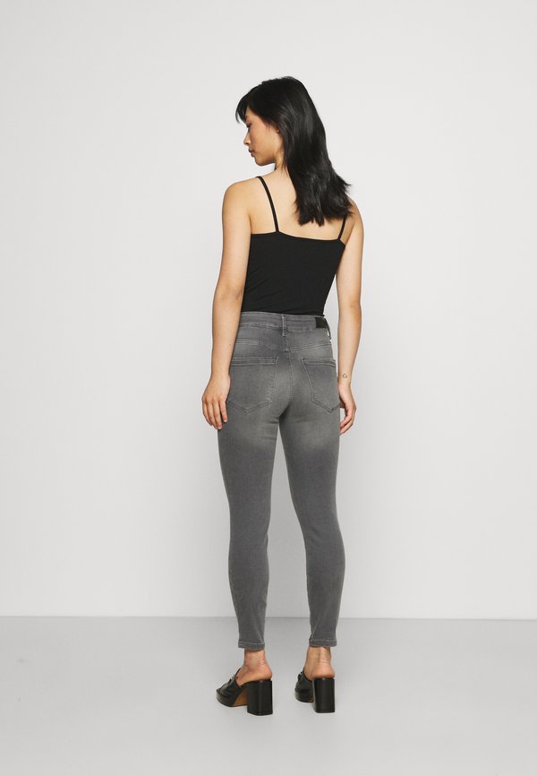 Vero Moda Petite VMTERESA
