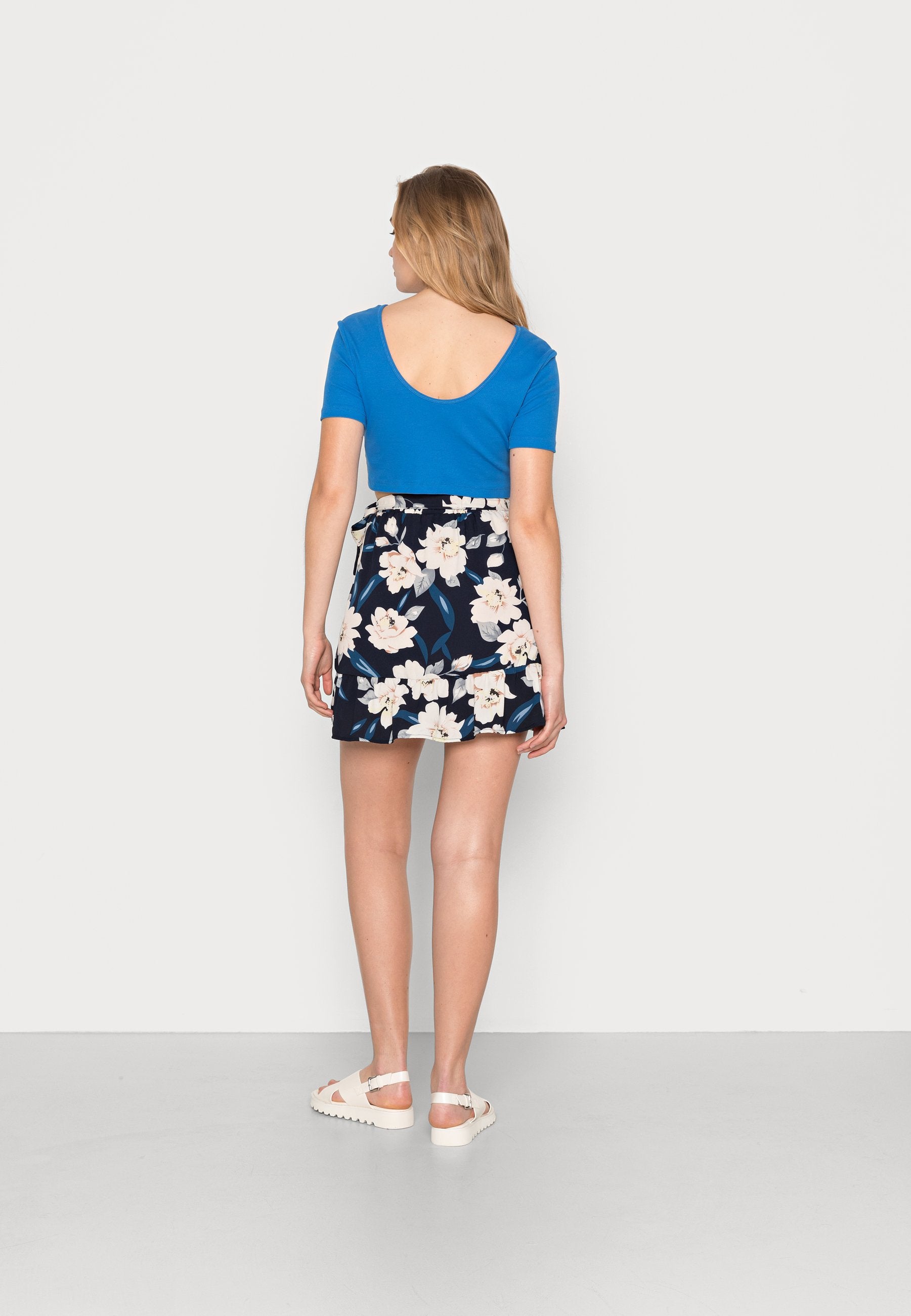ONLY ONLNOVA LUX MERLE SHORT SKIRT