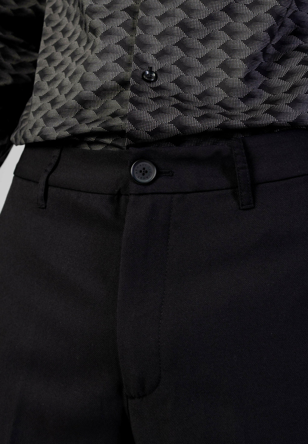 Armani Exchange Chino Media 5