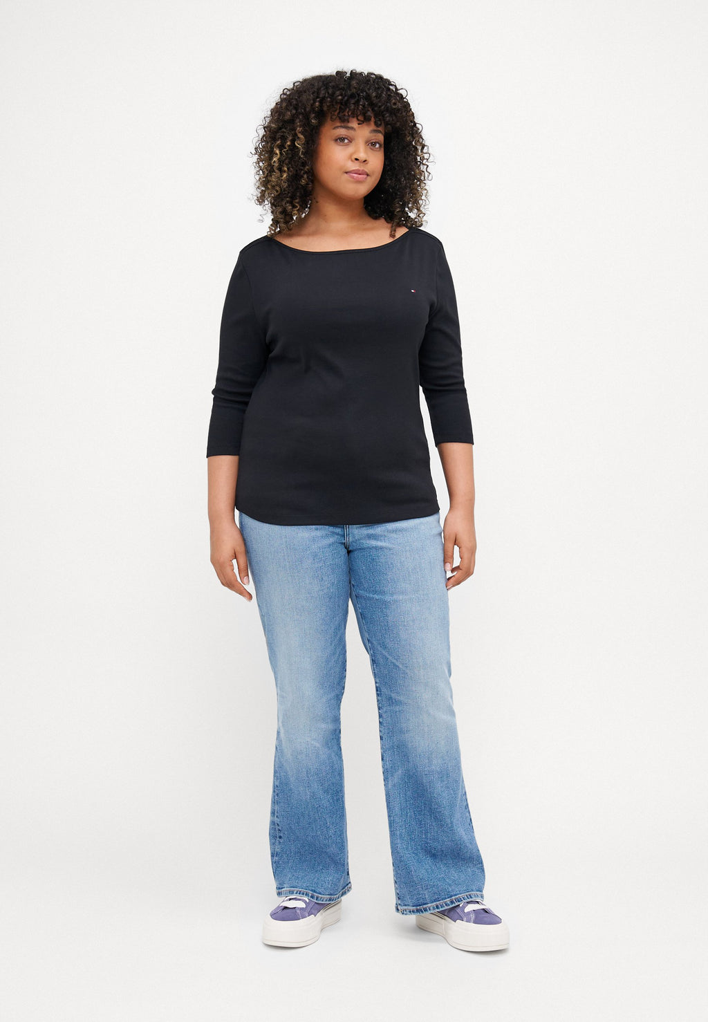 CURVE BOAT NECK THREE-QUARTER SLEEVE T-SHIRT Media 2