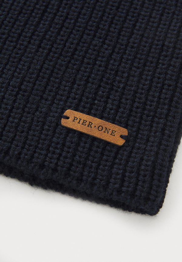 Pier One UNISEX