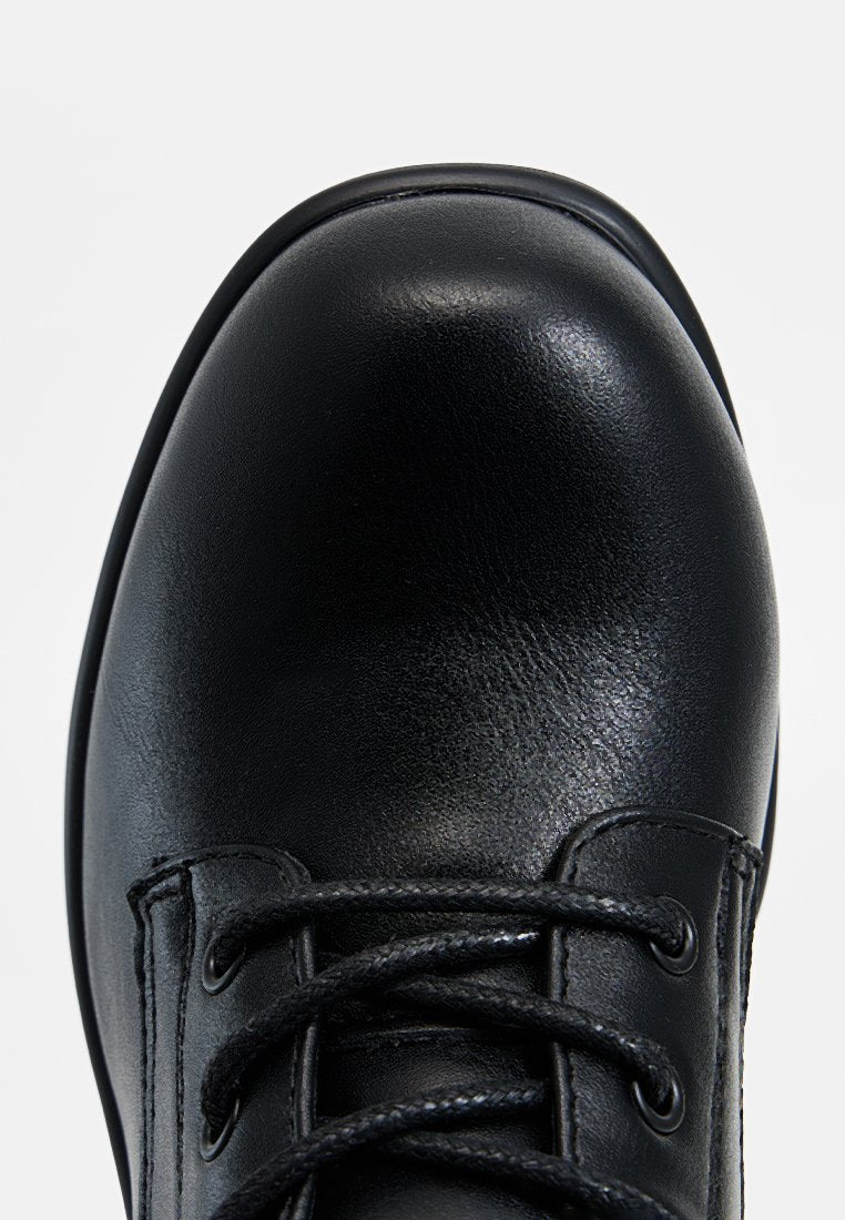 Koi Footwear TEAM CHARLIE