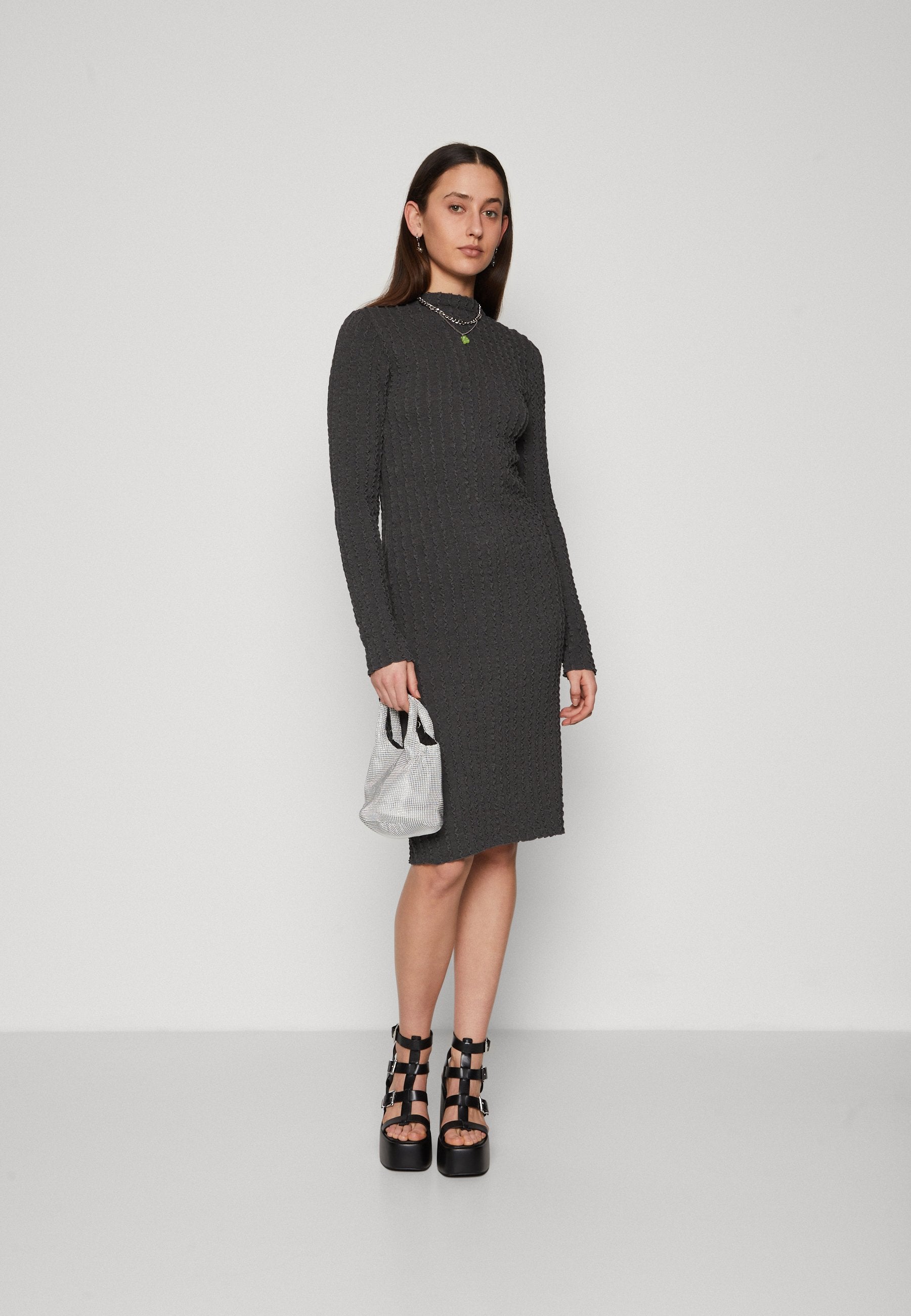 ONLHELLE MOCK NECK KNEE DRESS Media 2