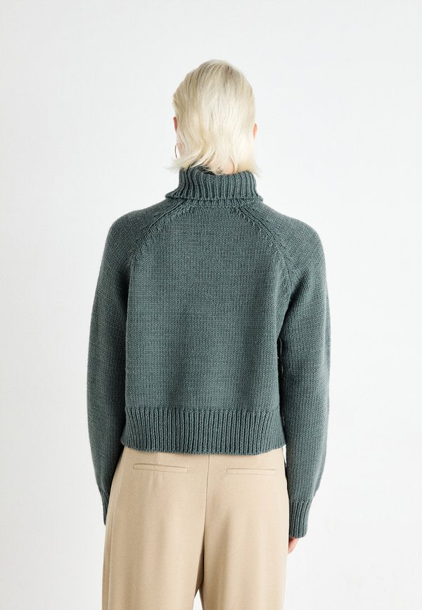 Vero Moda VMMIRANDA ROLLNECK SHORT