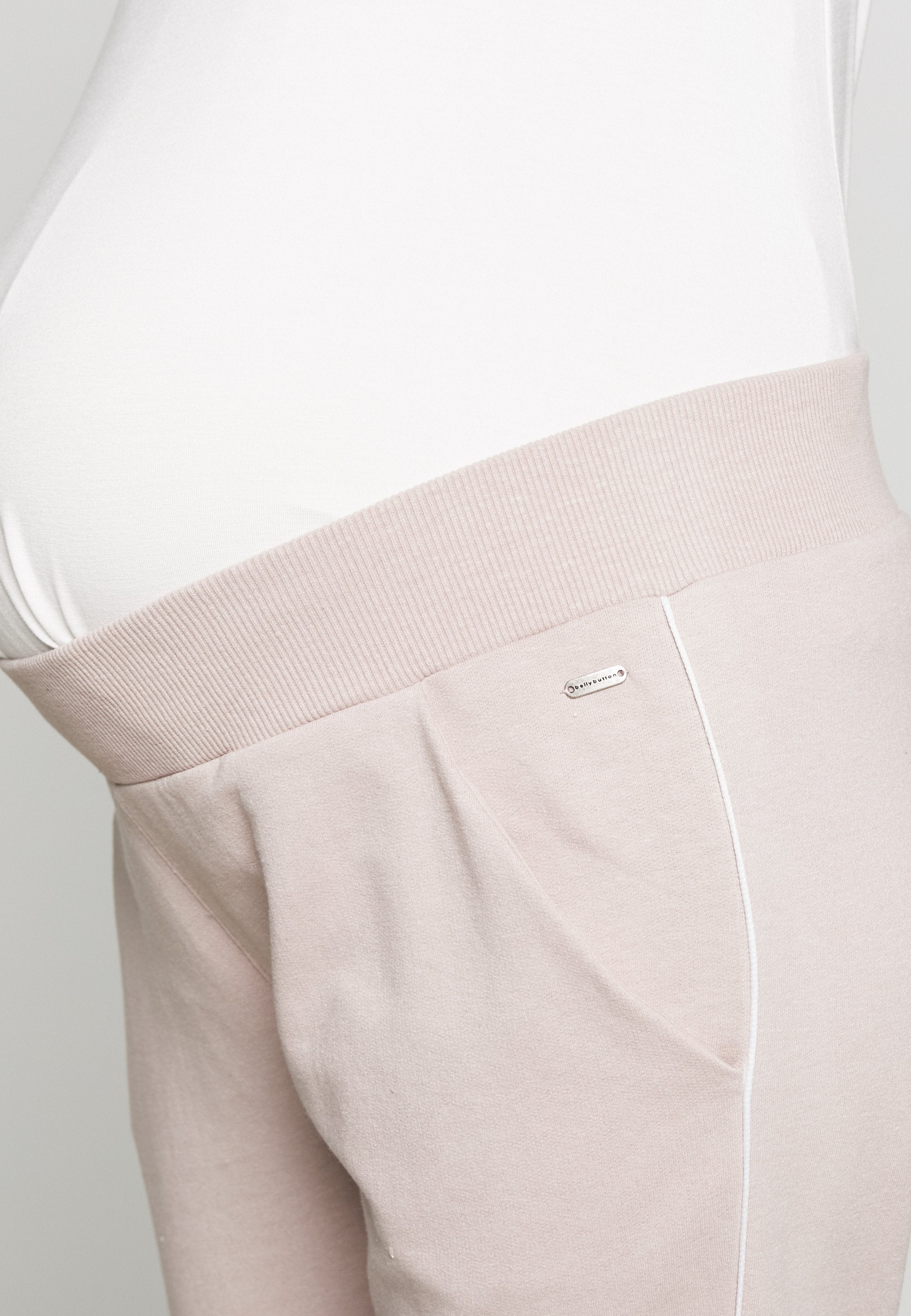 bellybutton