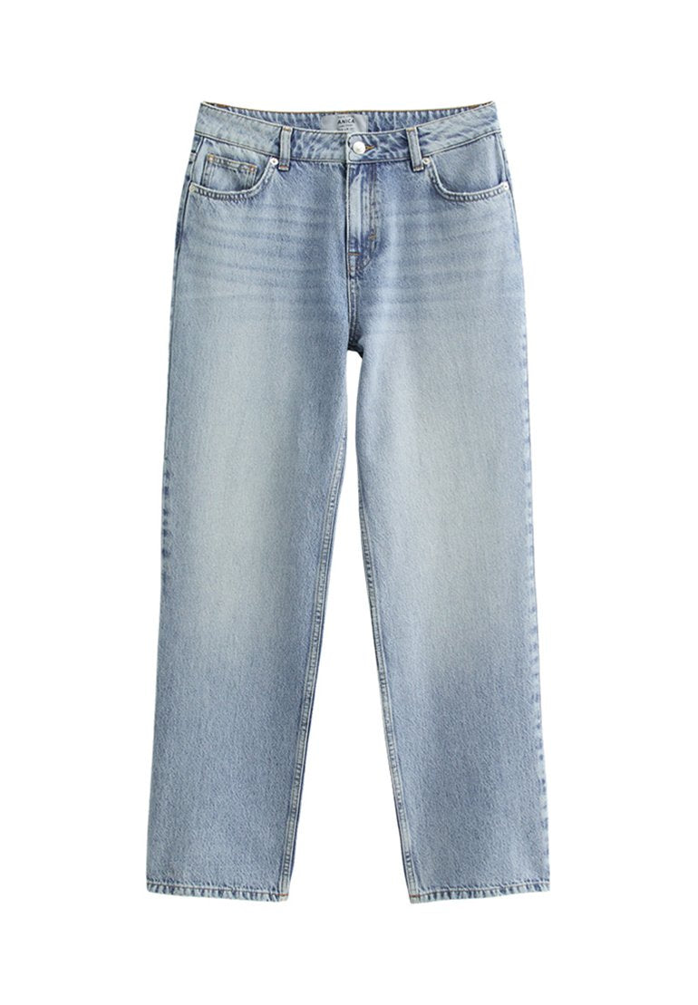Hellblaue Denim-Jeans mit geradem Bein, hoher Taille und dezenten Verblassungen. Verfügt über einen Knopfverschluss und die typisch fünf Taschen.