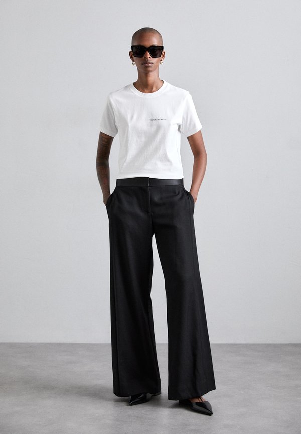 Victoria Beckham SHRUNKEN LOGO TEE