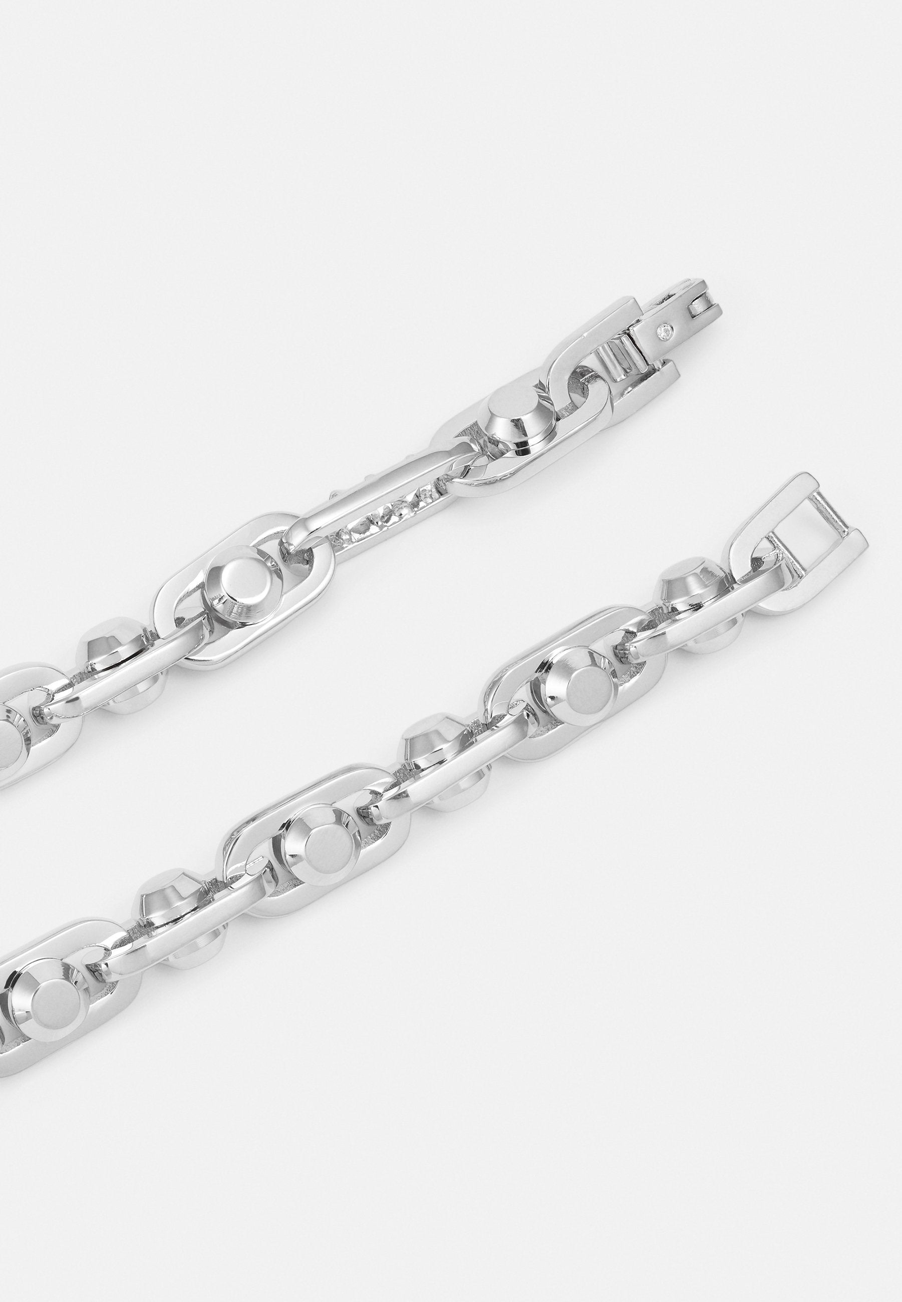 ASTOR LINK NECKLACE Media 3