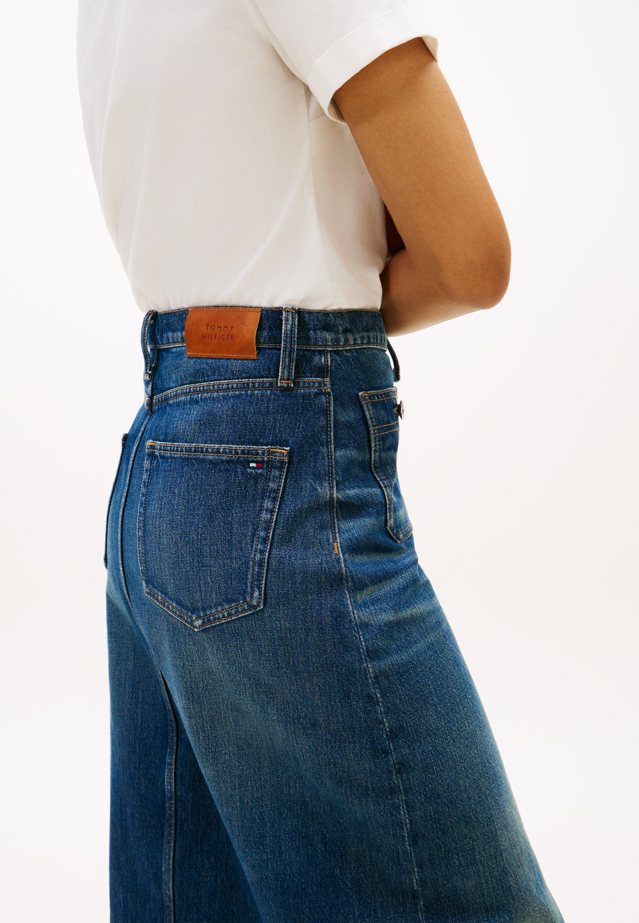 HIGH RISE STRAIGHT DENIM MIDI SKIRT Media 5