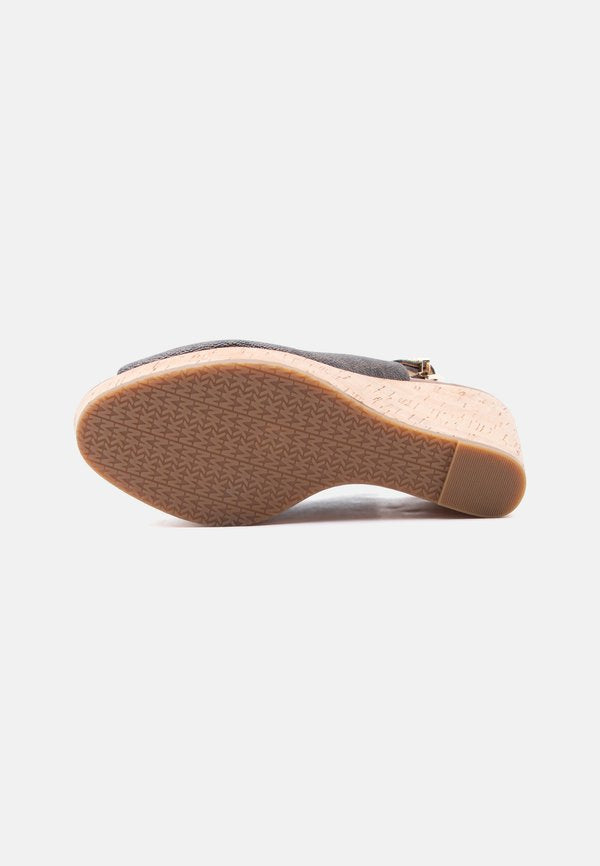MICHAEL Michael Kors ROSIE WEDGE