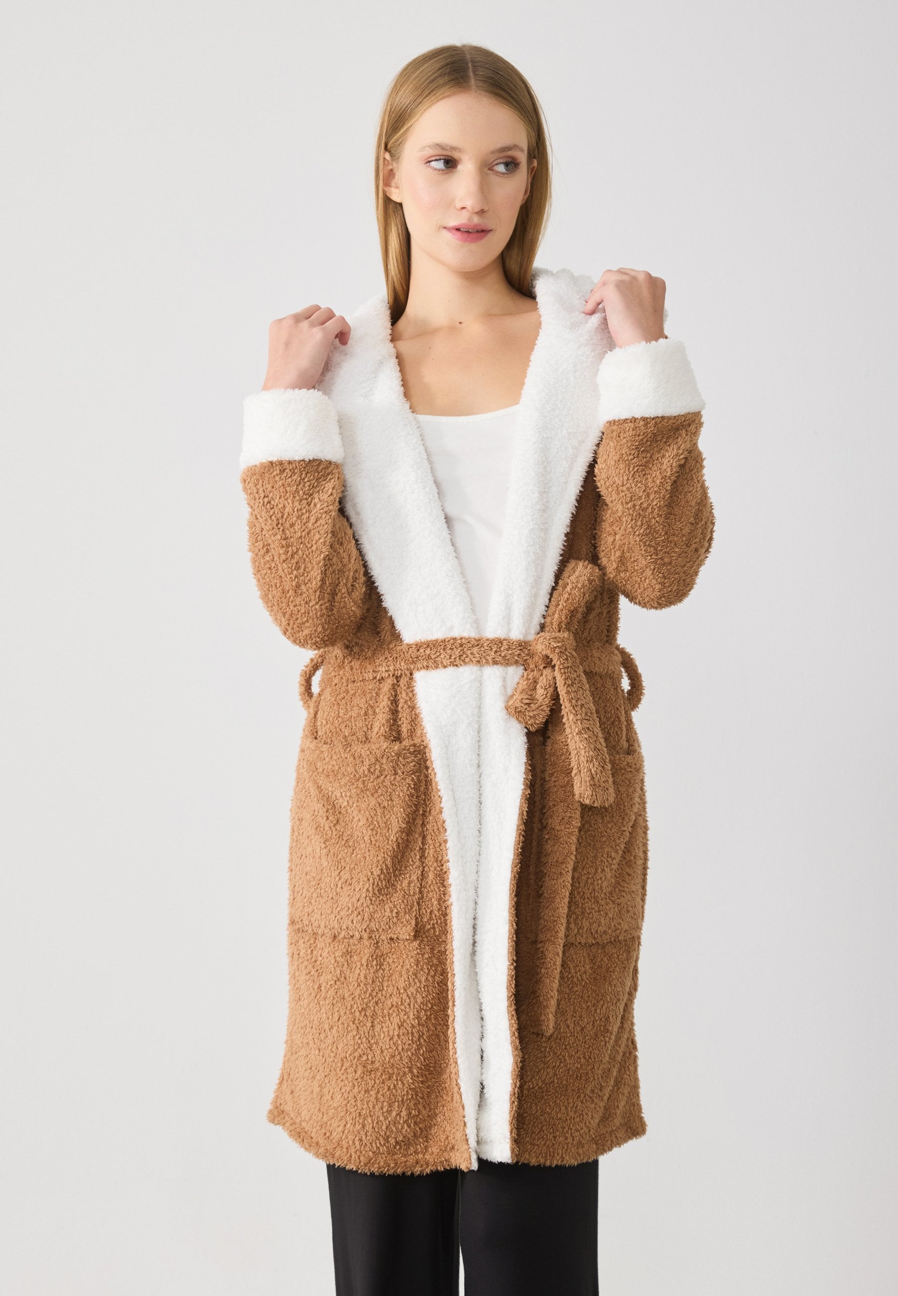 Anna Field FLUFFY HOODED BATHROBE