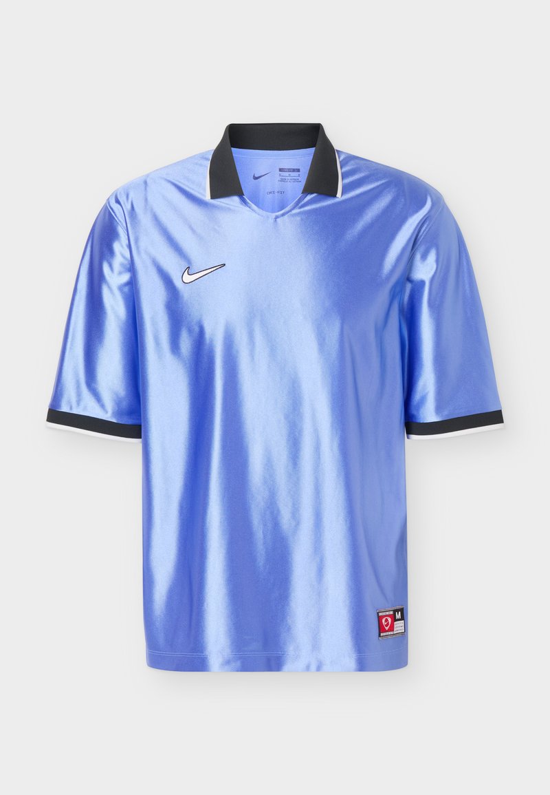 Glänzendes hellblaues Sporttrikot mit kurzen Ärmeln, schwarzem und weißem Kragen und Ärmelsaum, mit weißem Nike-Logo auf der Brust.