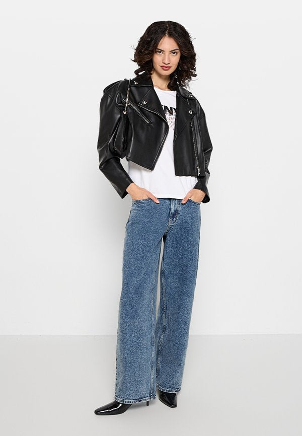 DKNY