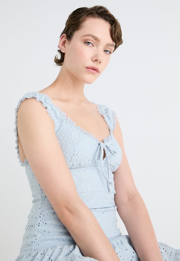 Gina Tricot EMBROIDERY DRESS