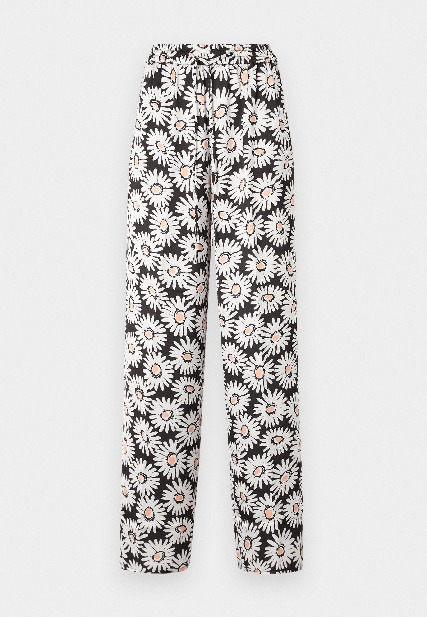 Schwarze Hose mit einem elastischen Bund, die ein weißes und orangefarbenes Gänseblümchenmuster aufweist. Hergestellt aus leichtem Material mit glatter Textur.