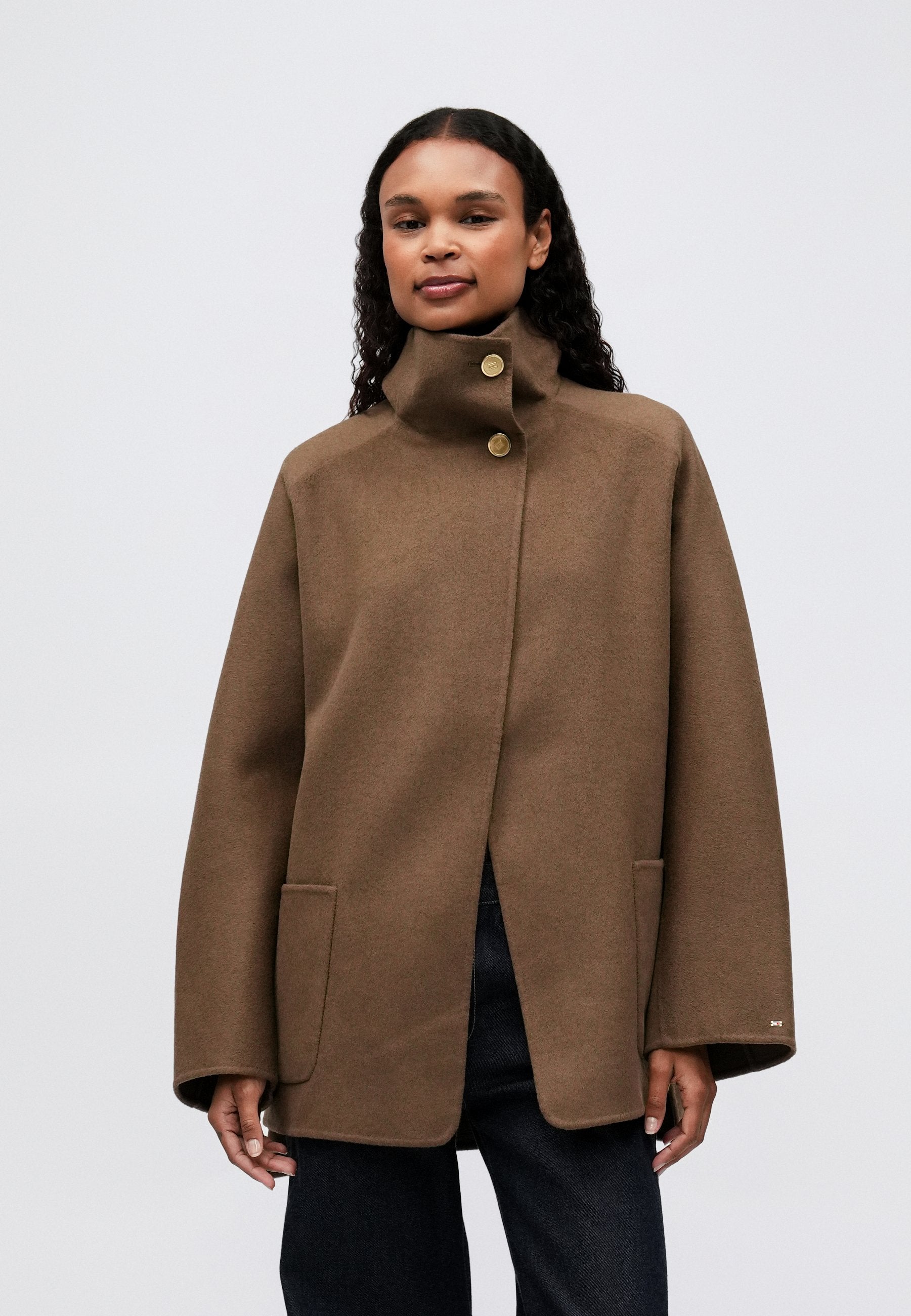 WOOL BLEND FUNNEL NECK OVERSIZED COAT Media 3
