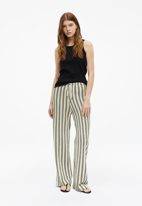 s.Oliver HOSE - Trousers - helles beige