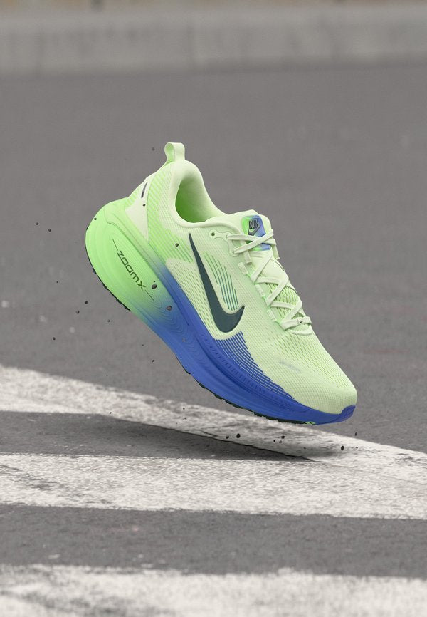 Nike Performance VOMERO UNISEX - Road running shoes - white/black spruce/volt tint/sapphire/lime blast