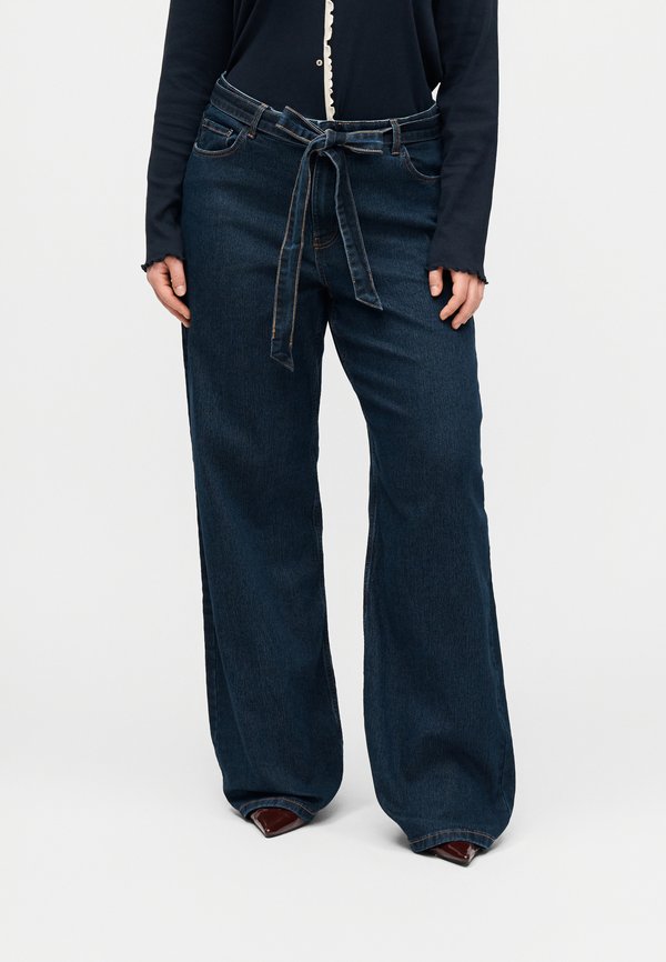 Vero Moda Curve VMCKAYLA BELT - Wide Leg - dark blue denim