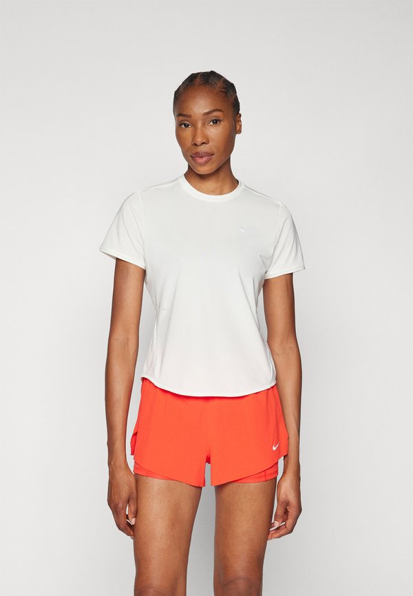 Nike Performance SWIFT - Sports T-shirt - sail/reflective silver